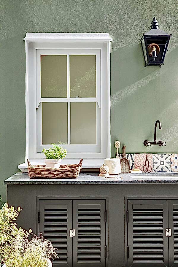 POMPEIAN ASH - Image 3