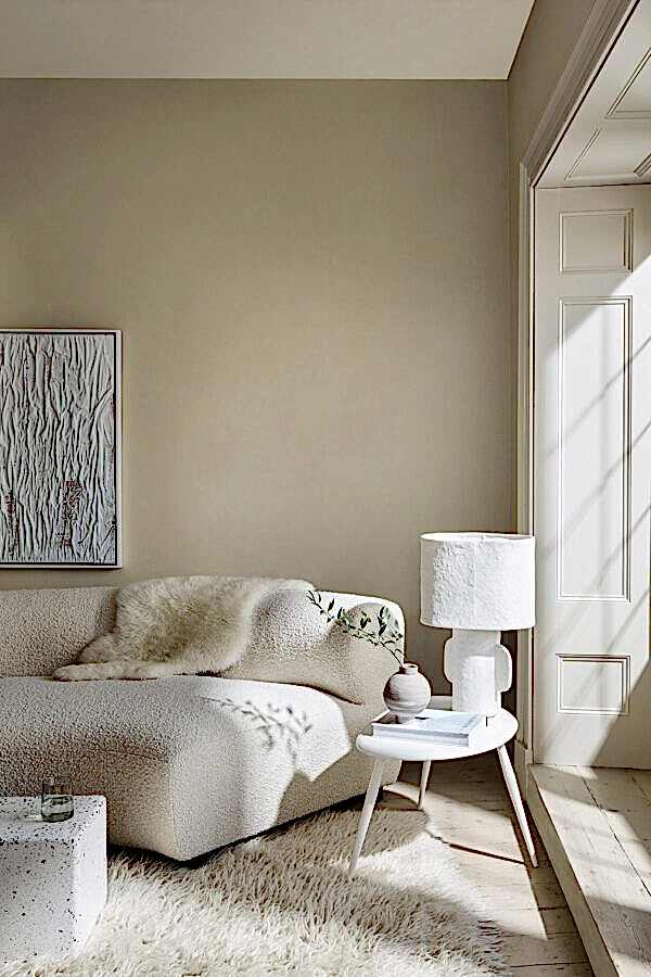 SILENT WHITE - Image 2